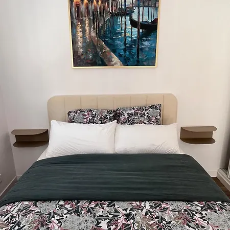 Апартаменты Cozy & Bright With Stunning Views Ле-Плесси-Робинсон