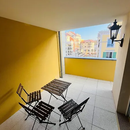 Cozy & Bright With Stunning Views * Ле-Плесси-Робинсон