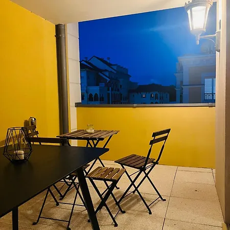 Cozy & Bright With Stunning Views Apartment *